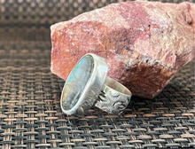 Load image into Gallery viewer, Oval Labradorite Ring- size 8.5